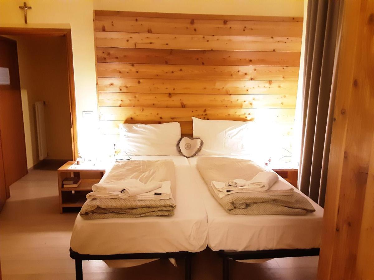B&B Anna Rovere della Luna ภายนอก รูปภาพ